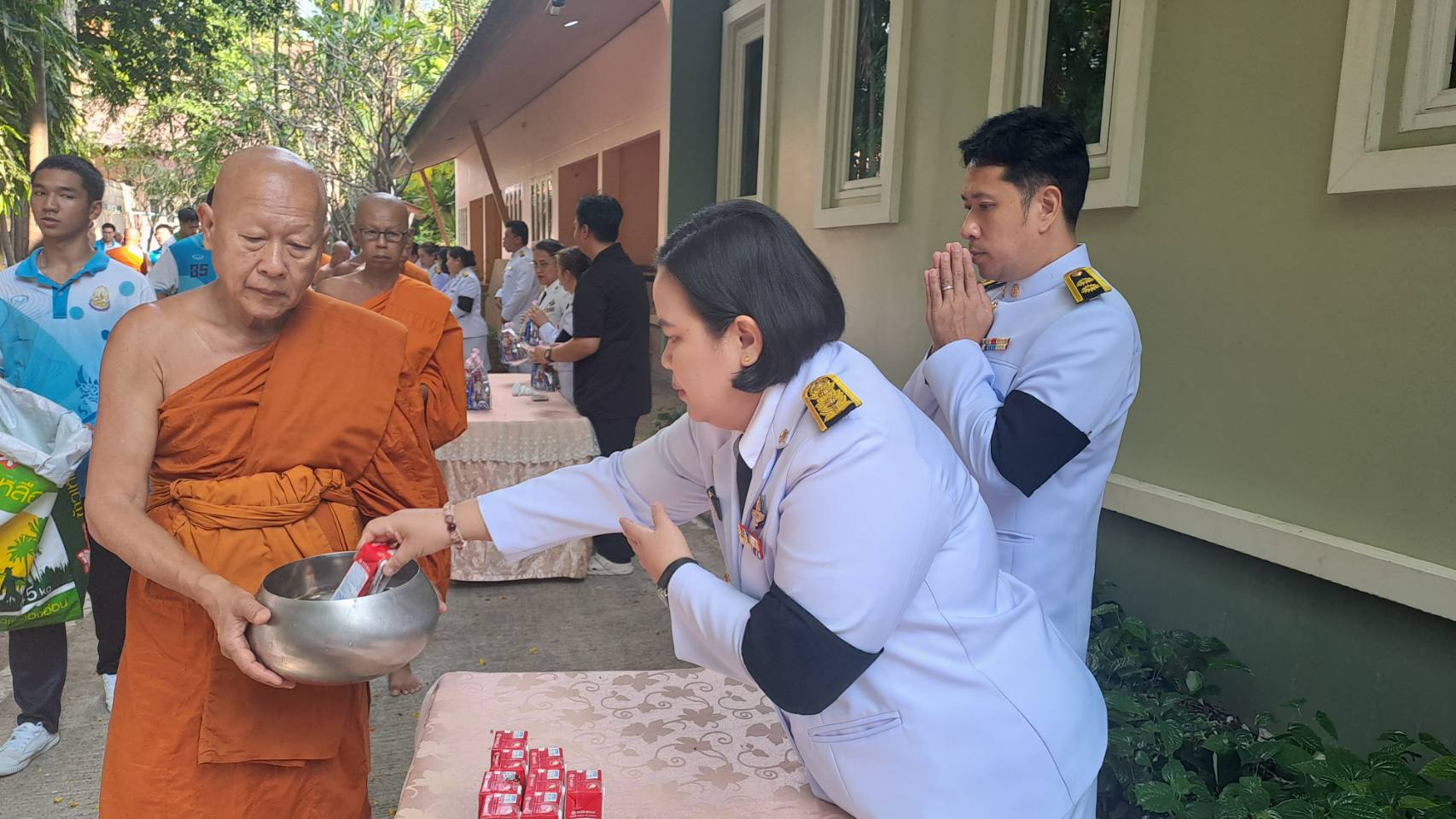 title - ส.ป.ก.นครปฐม เข้าร่วมพิธีเจริญพระพุทธมนต์และพิธีตักบาตร เฉลิมพระเกียรติสมเด็จพระกนิษฐาธิราชเจ้า กรมสมเด็จพระเทพรัตนราชสุดา สยามบรมราชกุมารี เนื่องวันคล้ายวันพระราชสมภพ 2 เมษายน และพิธีทอดผ้าป่าสมทบกองทุนพัฒนาเด็กชนบทในพระราชูปถัมภ์สมเด็จพระเทพรัตนราชสุดาฯ สยามบรมราชกุมารี
